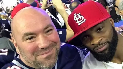 Dana White přináší Woodleymu zprávu, která ho příliš nepotěší