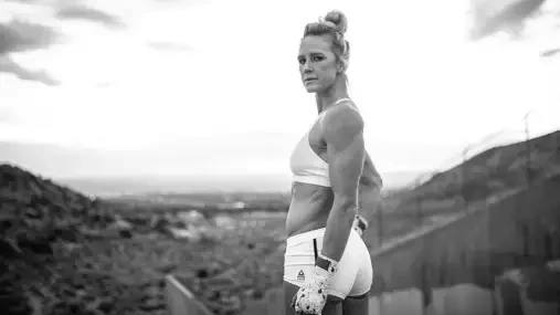 Holly Holm se i navzdory tlaku o konci kariéry nevzdává: Chci, abyste věděli, že z boje neutíkám!