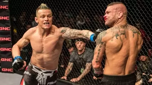 EFC: Velkolepý sen o postupu do UFC je zde. Van Staden bude hájit svůj pás proti Daveovi Mazanymu