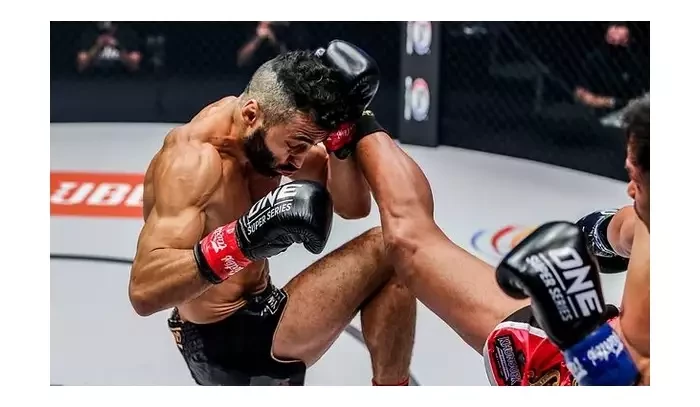 VIDEO: Brutální KO! Thajec Superbon je novým králem světového kickboxu