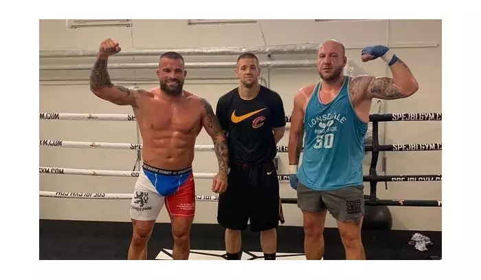 VIDEO: Vémola začíná skvěle kombinovat, boxerský zápas s Marpem to ukáže, věří trenér Spejbl Gymu