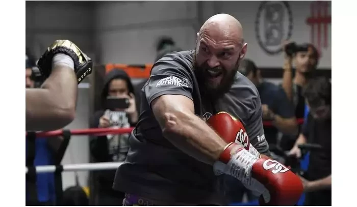 Fury zapojil do přípravy grappling a nevyloučil, že by duel s Predátorem nemohl být čistě v MMA