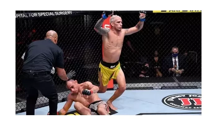 REPORT: UFC 256 nabídlo knockout od veterána i remízu v titulovém zápase. Oliveira přejel Fergusona