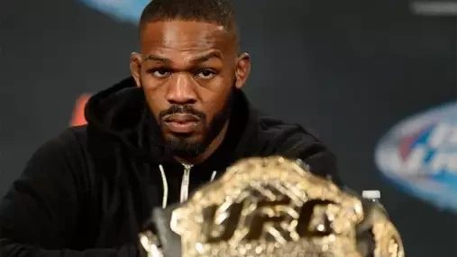 Jonesův návrat odložen, UFC se zaměřuje na rozjetou těžkotonážní mašinu a comeback bývalého šampiona