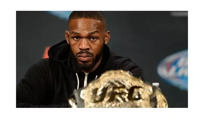 Jonesův návrat odložen, UFC se zaměřuje na rozjetou těžkotonážní mašinu a comeback bývalého šampiona