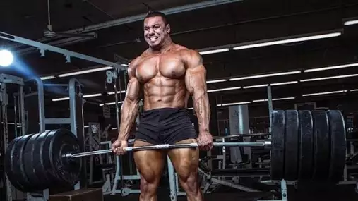 Larry Wheels fascinuje i děsí. Fanoušci se bojí, aby neskončil na vozíku jako Ronnie Coleman