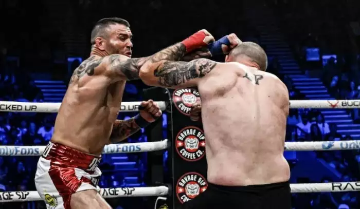 VIDEO: UFC veterán během minuty srazil soupeře, zarazil mu nos až do mozku