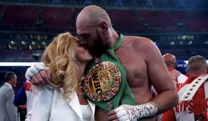 Tyson Fury: Má žena potratila den před zápasem s Usykem, to ovlivnilo můj výkon