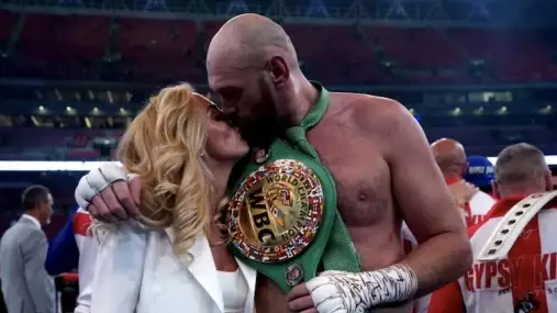 Tyson Fury: Má žena potratila den před zápasem s Usykem, to ovlivnilo můj výkon