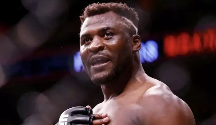 Ngannou není zase až taková třída. Málem jsme ho vyhodili po prohře s Lewisem, odhalil White