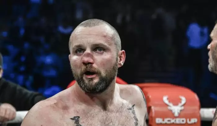 VIDEO: BKFC má nového krále! Jednou bombou otočil soupeři nos