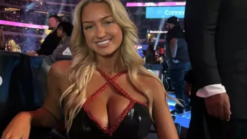 Líbí se vám? Tahle ring girl boří internet! Díky Paulovi s Tysonem se stala za jednu noc slavnou