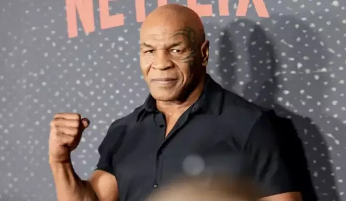 VIDEO: Mike Tyson takovou formu neměl ani v nejlepších letech, říká tým Muhammada Aliho