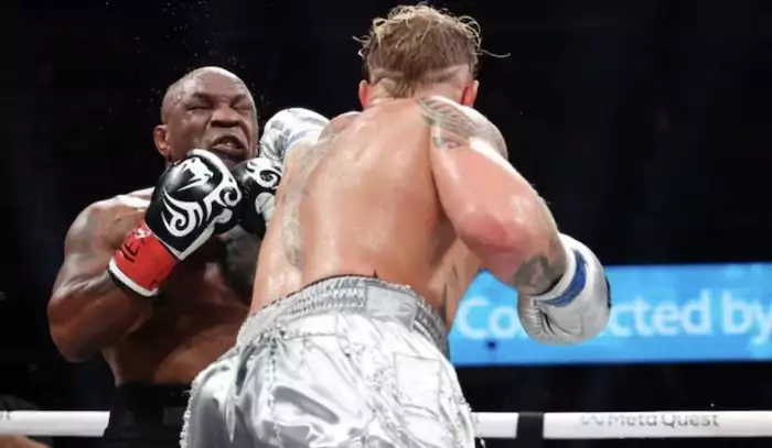 Jake Paul je opravdu skvělý boxer! vysekl uznání Mike Tyson