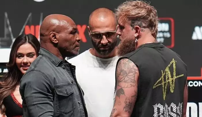 Mike Tyson posílá vzkaz celému světu: Neprohraju! A takhle vypadal poslední staredown