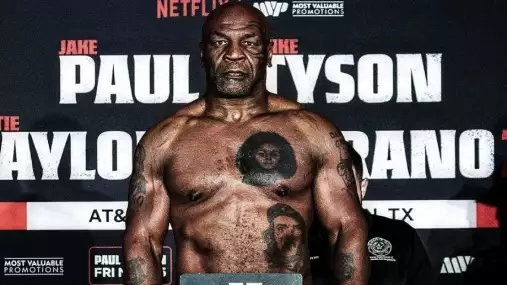 Mike Tyson ohromil fanoušky. Na vážení před zápasem s Paulem předvedl skvělou formu