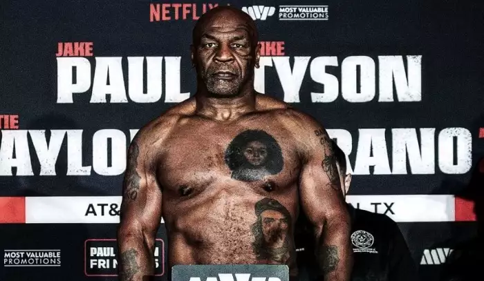 Mike Tyson ohromil fanoušky. Na vážení před zápasem s Paulem předvedl skvělou formu