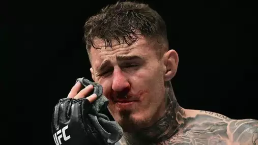 Titulová bitva v Abú Dhabí skončila katastrofou, šéf UFC sepsul šampiona