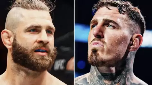 Tohle je ten největší rozdíl. Fanoušci se vysmívají Aspinallovi a připomínají mu Procházku