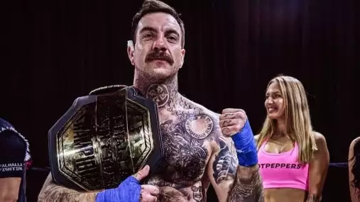 První český šampion BKFC v boxu bez rukavic! Josef Hála šokoval svět