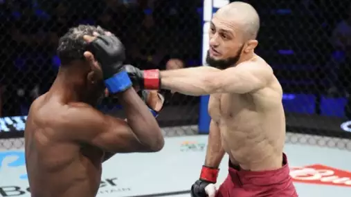 Drsný vzkaz pro Khabibův tým. White odmítl podepsat vítězného Rusa