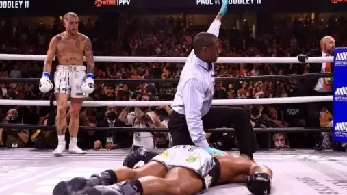 Jake Paul je génius! nešetřil Gaethje chválou. Nikdo ho nevlastní, všechny peníze mu jdou do kapsy