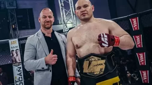 Vůbec prvním šampionem organizace I am Fighter je Orlov! Padl knokaut za devět vteřin