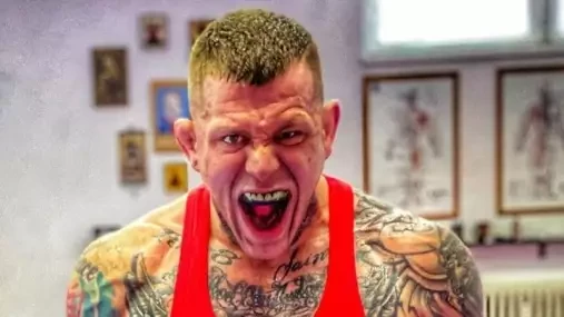 Baba Jaga se vrací. Mikulášek si to rozdá s trenérem i bývalým zaměstnavatelem